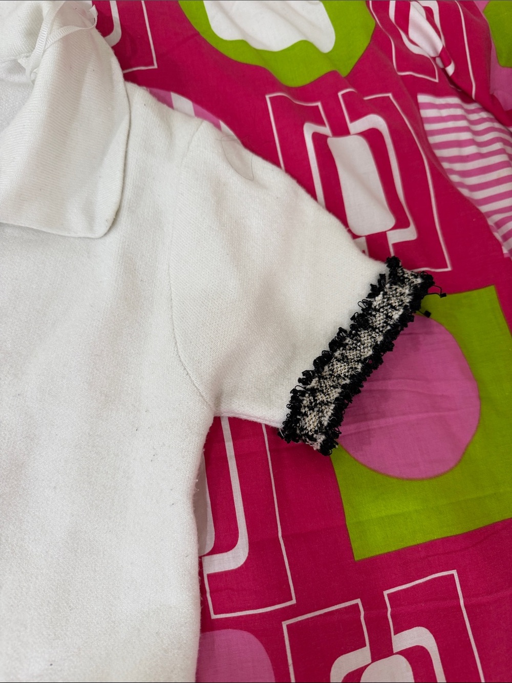 Zara White Short Sleeve Collared Dress with Black Trim - Picture 3 of 4